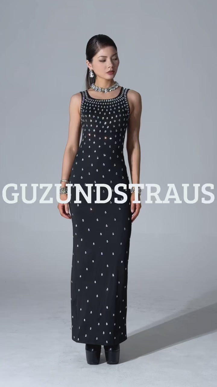 Vestido largo negro Zaka con cristales decorativos