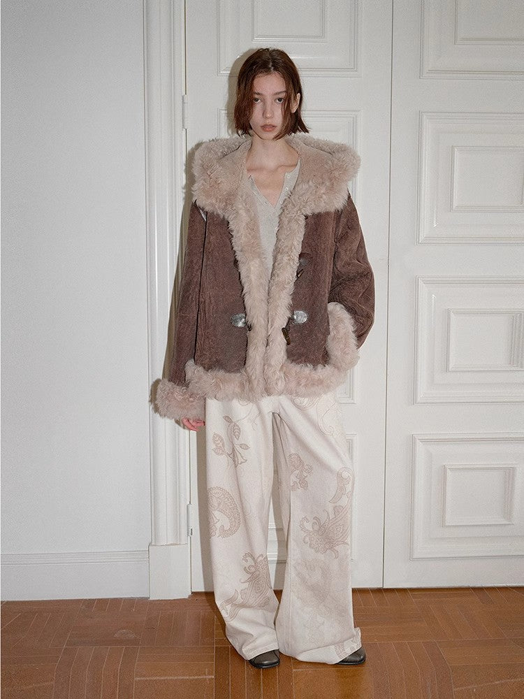 Abrigo de invierno de lana merina y piel de oveja con capucha y hombros caídos "Modern Weekend"