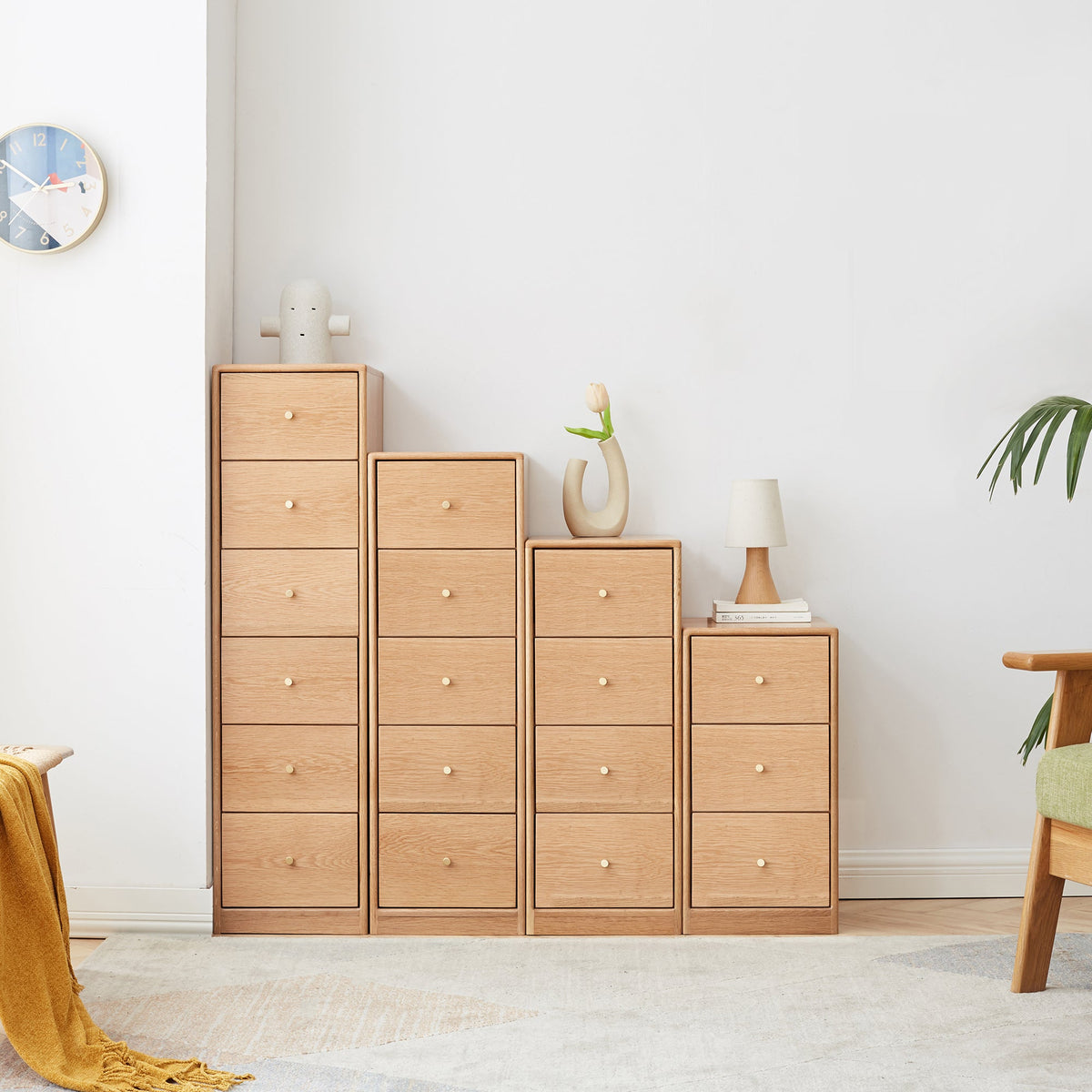 Mesita de noche de roble macizo con cajonera para salón - Mueble esquinero independiente con cuatro cajones