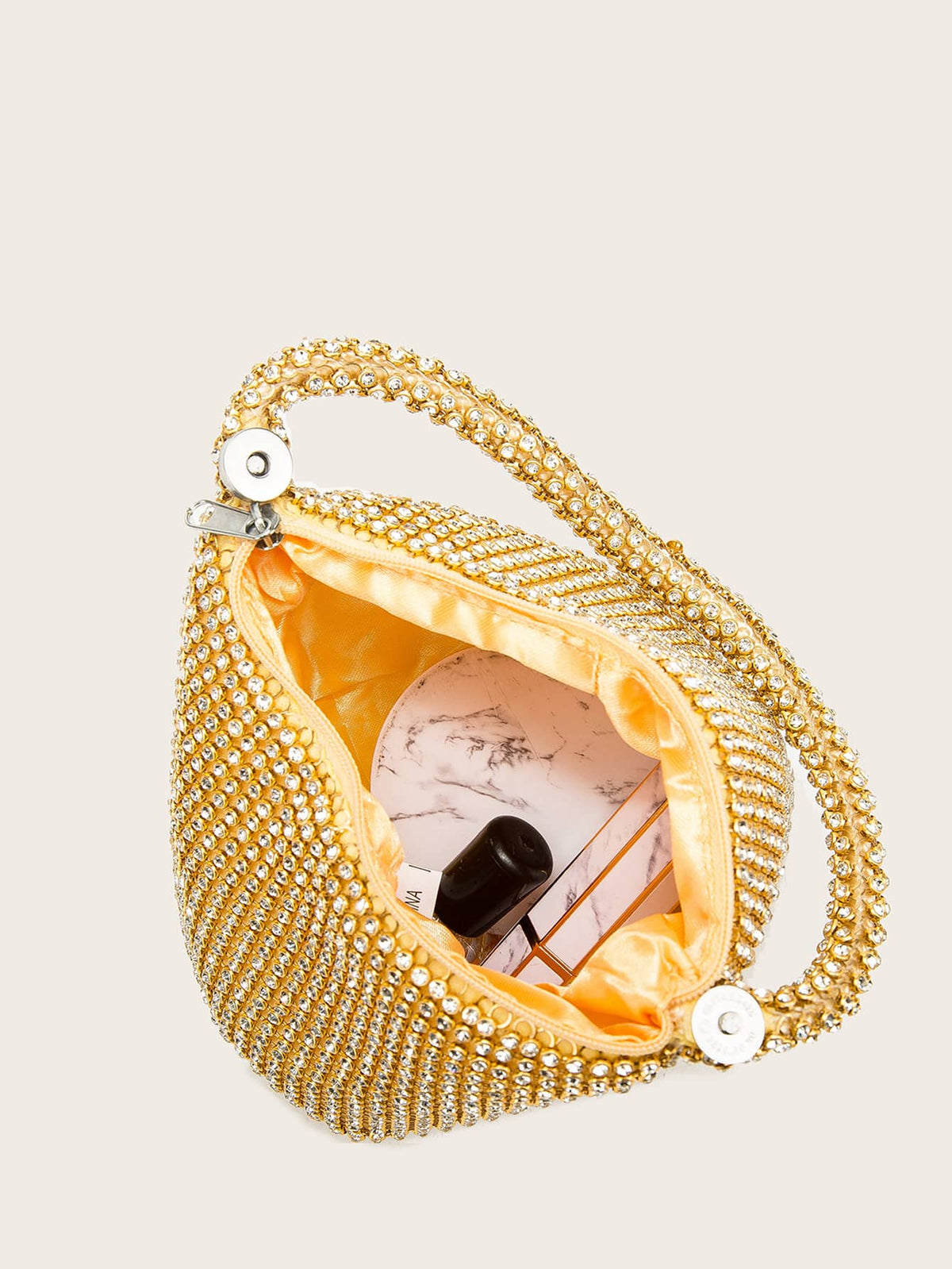 Un bolso fascinante y glamuroso