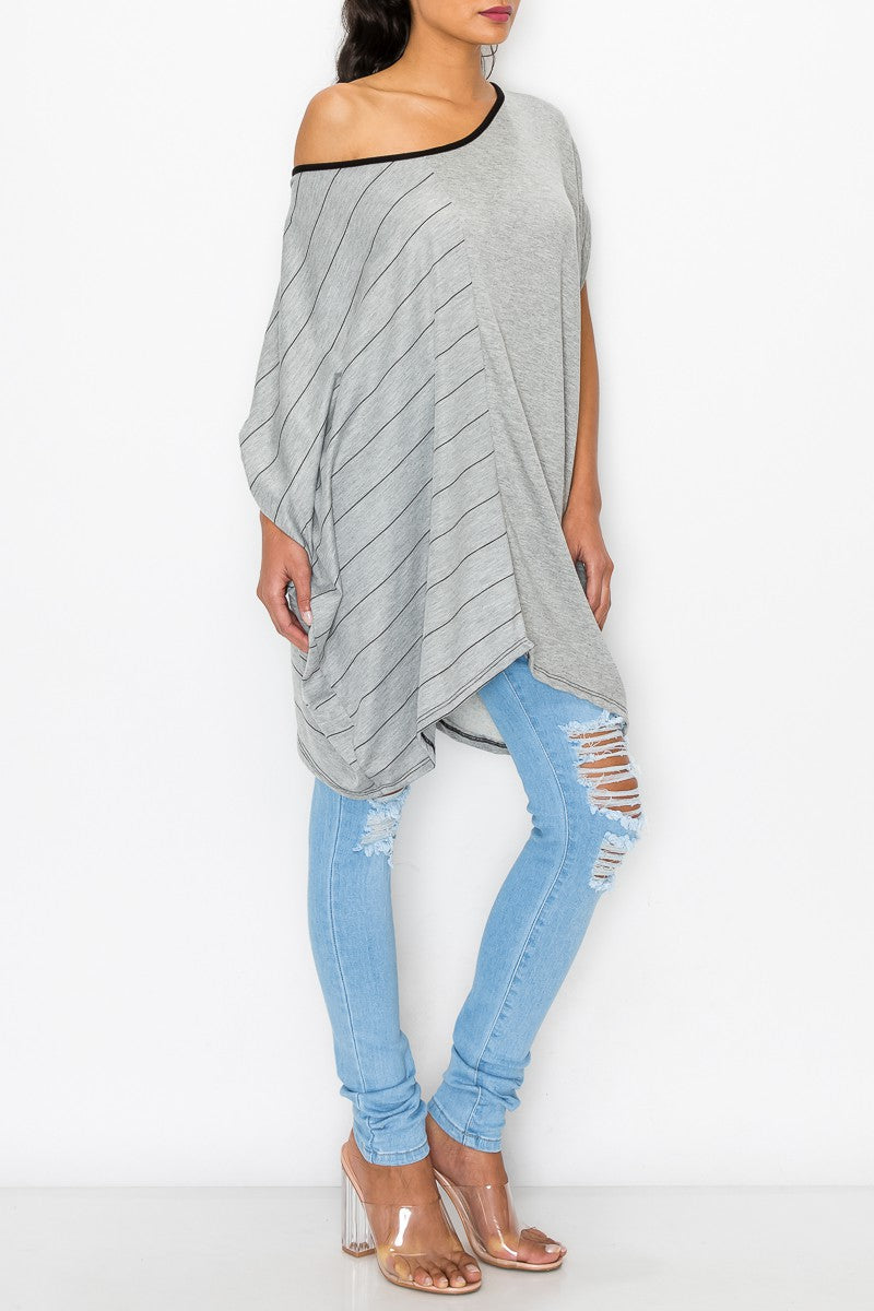 Oversized top w paski z kontrastowym wykończeniem - szary