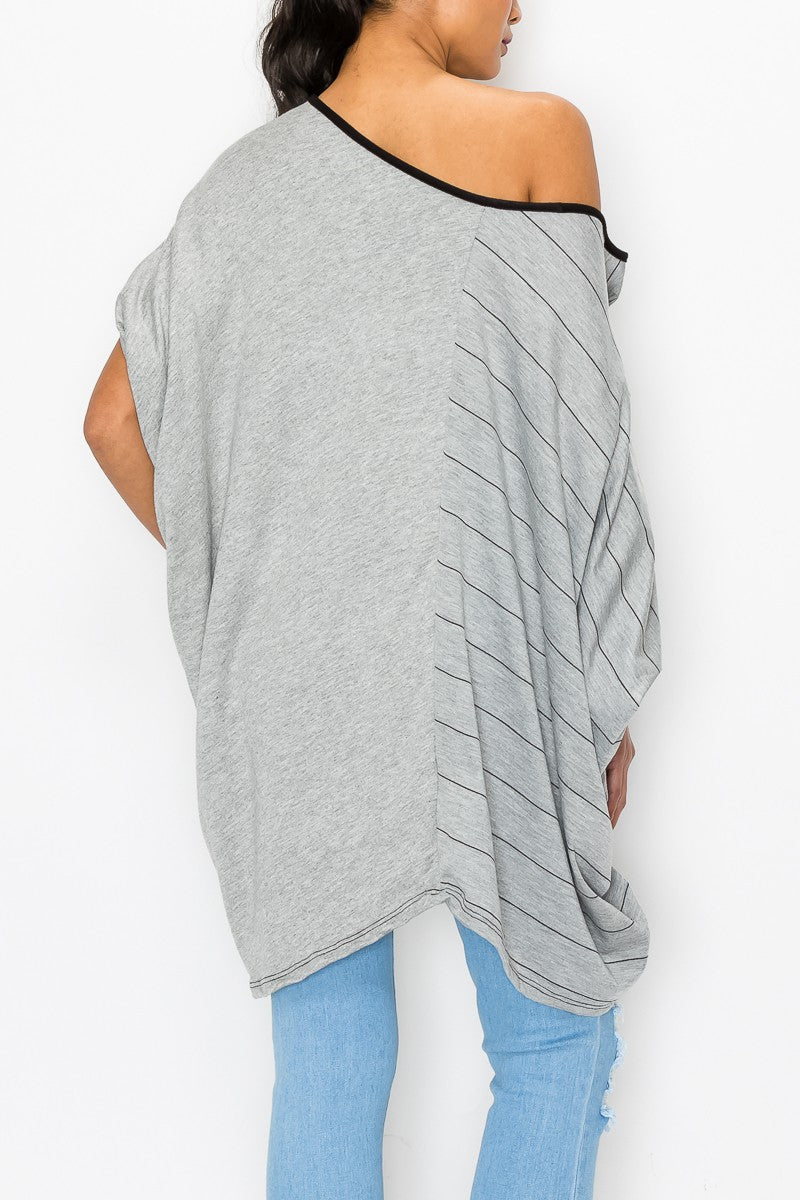Oversized top w paski z kontrastowym wykończeniem - szary
