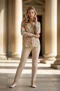 Camisa Entallada para Mujer con Estampado Cachemir Floral Elegante