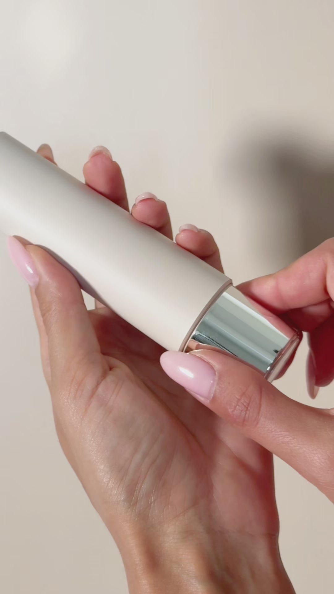 Blyss Lila – Revitalizador de ojos con RF, EMS y fotones