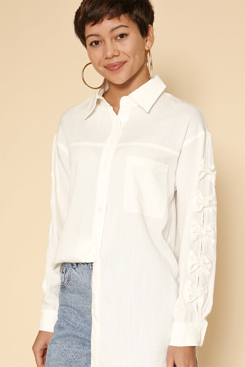 Camisa abotonada con mangas con lazo