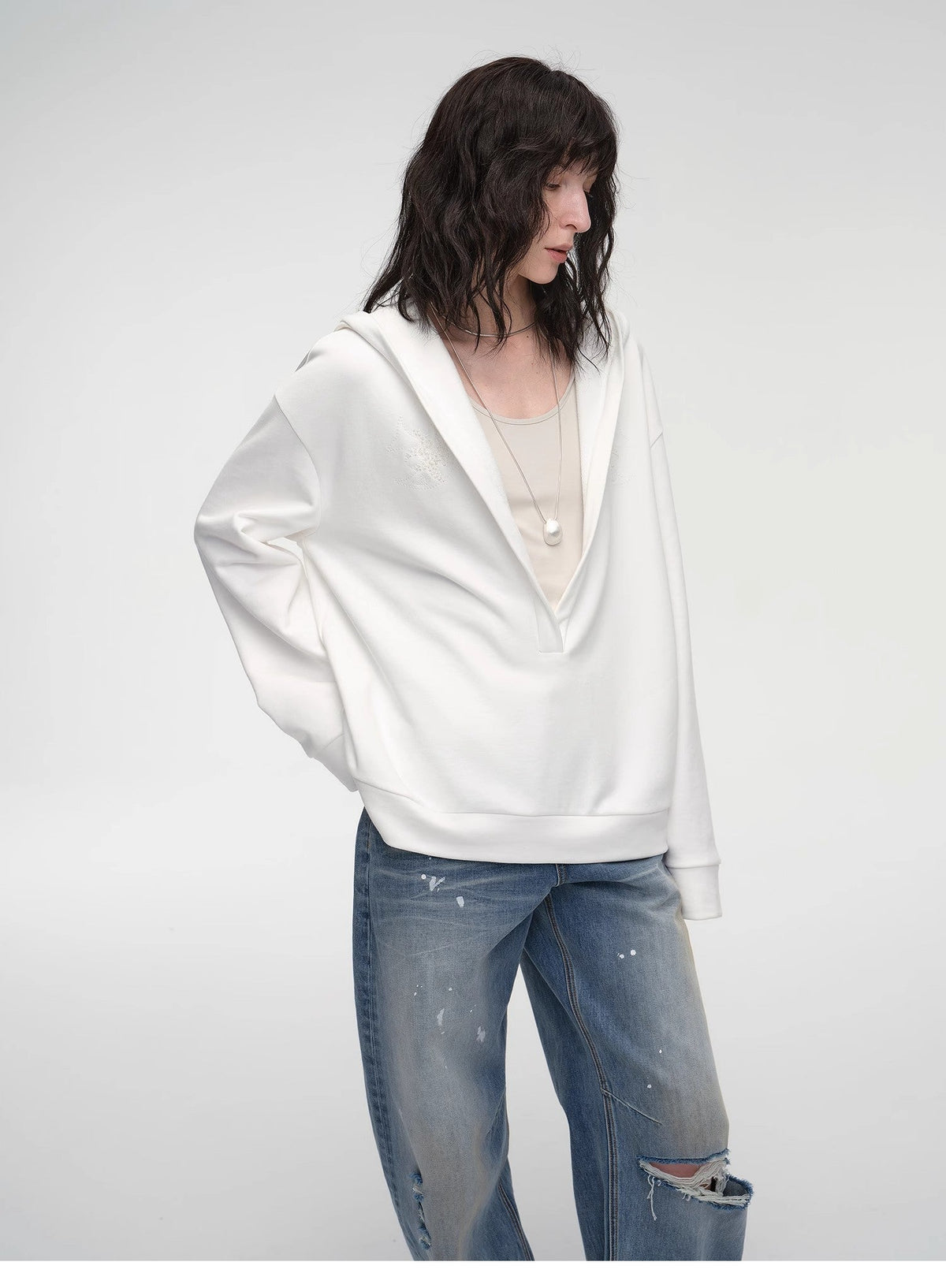 "Leisure Style" Handmade Rice Grain Embroidery Sequins Deep v Hooded Simple Profile Sweatshirt