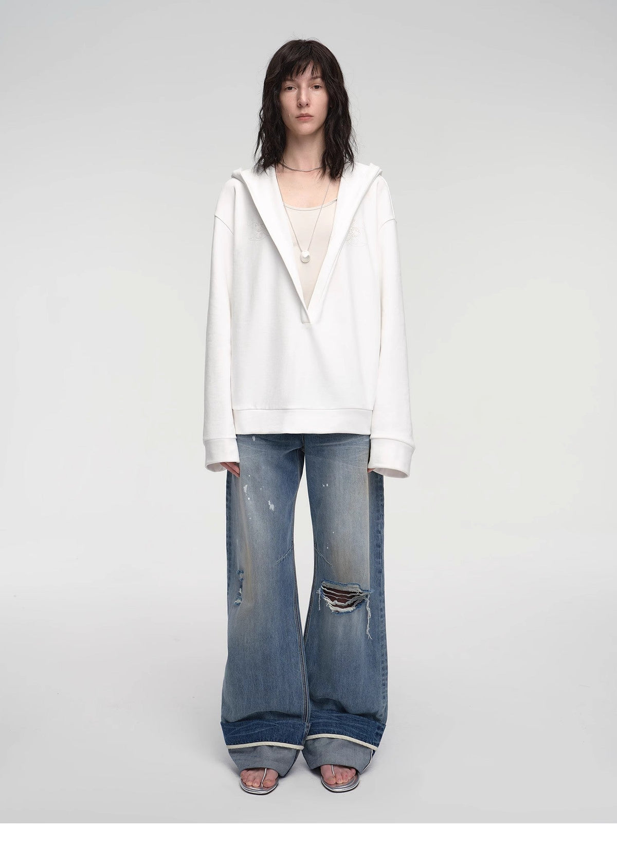 "Leisure Style" Handmade Rice Grain Embroidery Sequins Deep v Hooded Simple Profile Sweatshirt