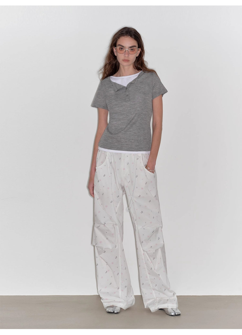 Camiseta ajustada de cuello henley "Simple Advent" de fina lana australiana agradable al tacto