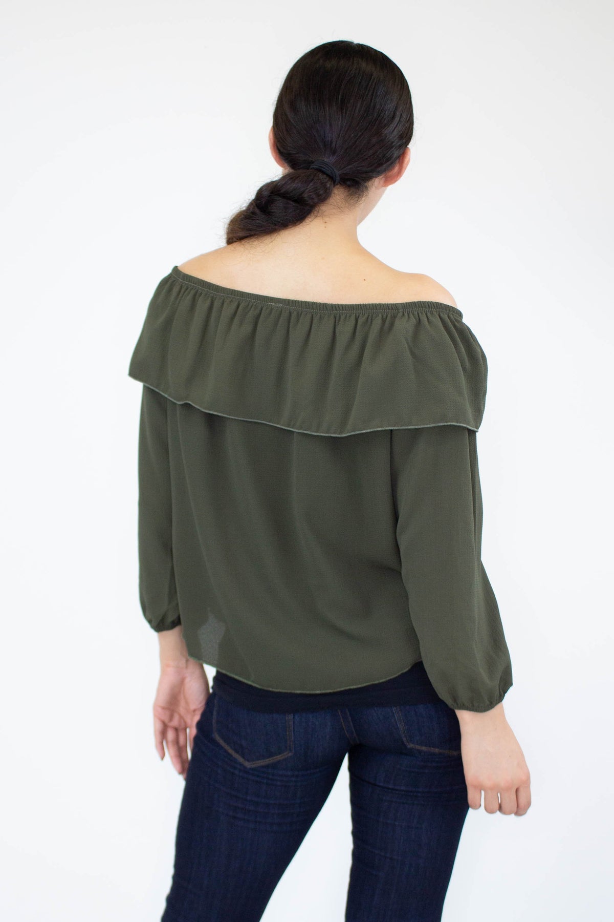 Blusa con volantes y mangas abullonadas - Verde oliva