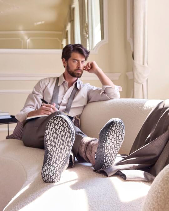 FALKE Herren Cosyshoe Stoppersocken atmungsaktive klimaregulierende geruchshemmende Wolle rutschfeste Noppen auf der Filzsohle komfortabel warm mit Plüsch strapazierfähig 1 Paar