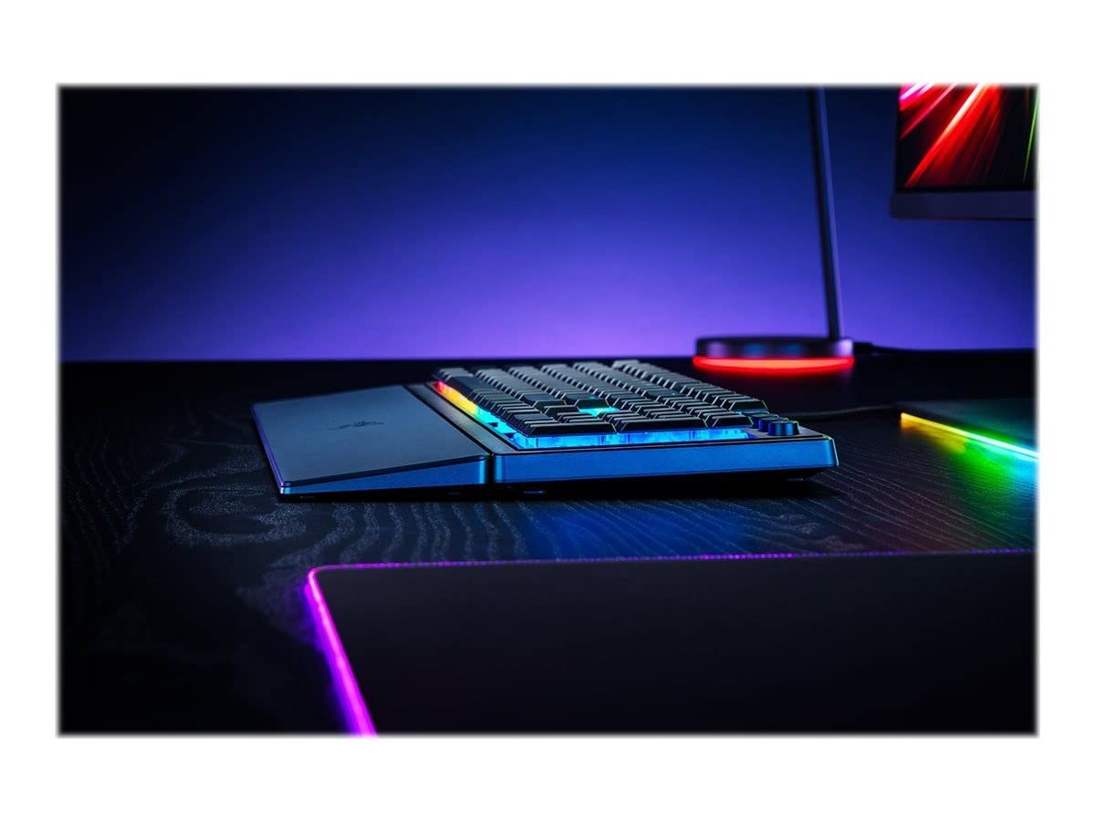Razer Ornata V3 X - Flache Membran-Tastatur mit Chroma RGB (Lautlose Membran-Switches, Ergonomische Handballenauflage, Tastenkappen Anti-UV-Beschichtung) QWERTZ DE-Layout | Schwarz