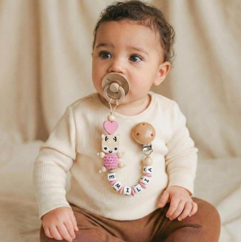 Schnullerband mit Namen für Mädchen & Jungen personalisierte Baby Geschenke (REH Herzchen)