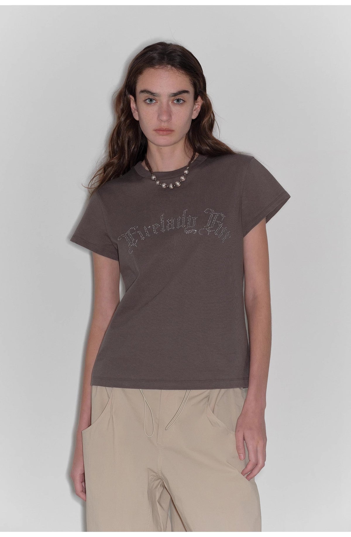 Camiseta de algodón de fibra larga 3D con remaches y ligero entalle, versión idéntica de la marca de lujo "May Time"