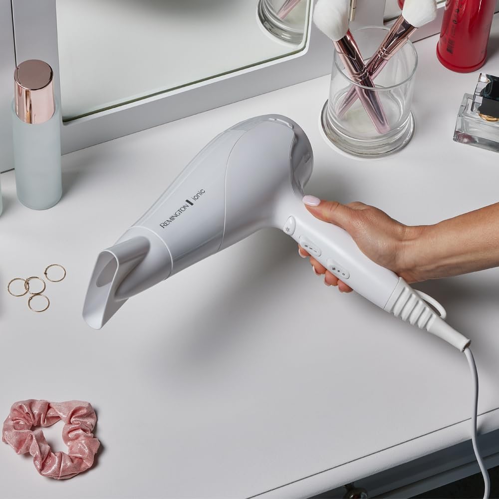 Remington Haartrockner Ionen [leicht, Diffusor & Stylingdüse] schwarz (2200W, Keramik-Ionen: schonendes Styling & gleichmäßige Wärmeverteilung, 3 Heiz- & 2 separate Gebläsestufen + Abkühlstufe) D3198