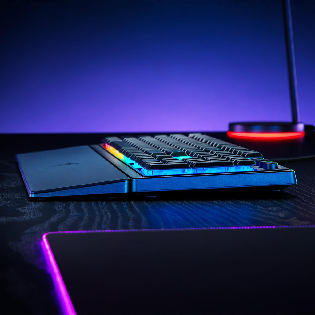 Razer Ornata V3 X - Flache Membran-Tastatur mit Chroma RGB (Lautlose Membran-Switches, Ergonomische Handballenauflage, Tastenkappen Anti-UV-Beschichtung) QWERTZ DE-Layout | Schwarz