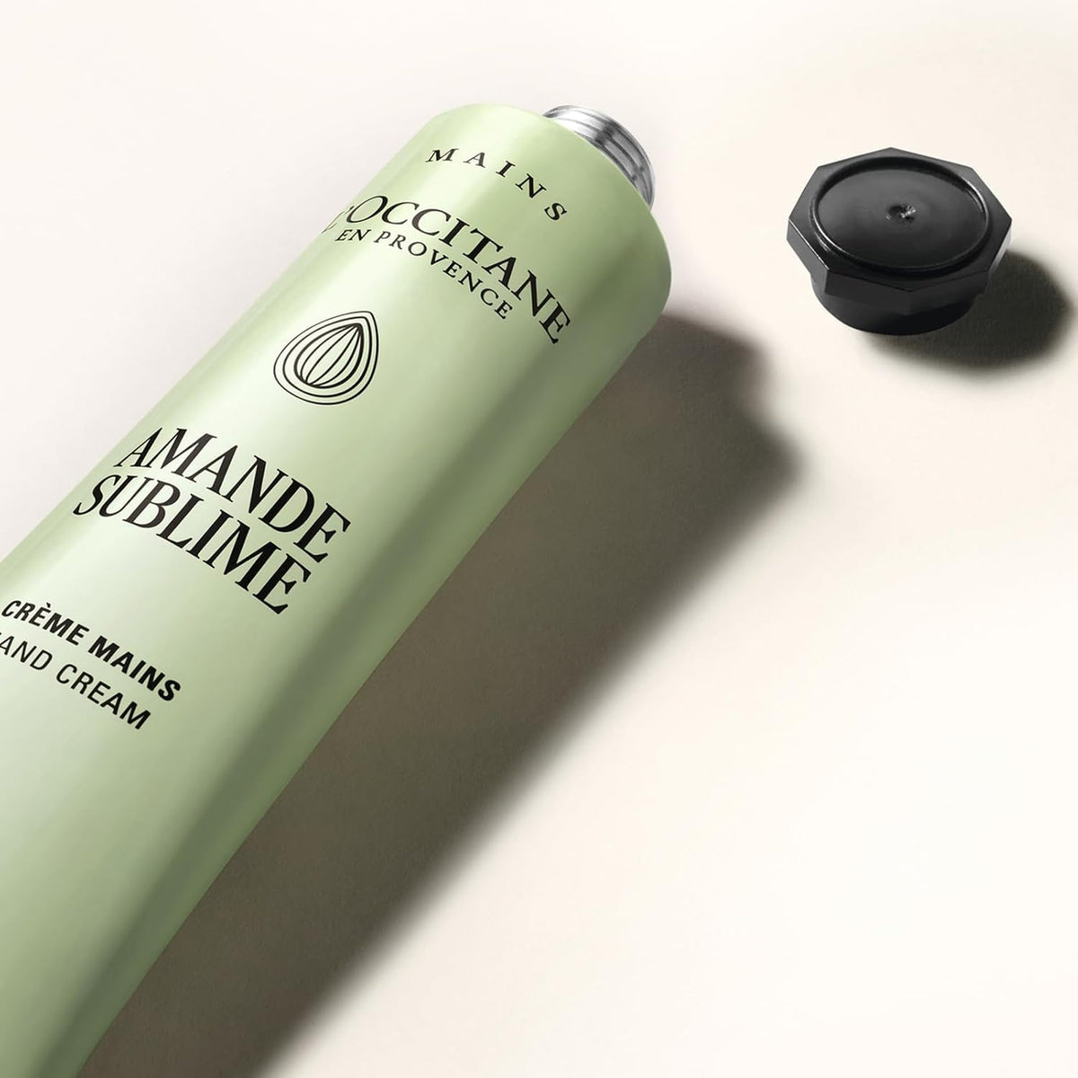 L'OCCITANE - Handcreme - Leichte Textur und zarter Duft - Made in France