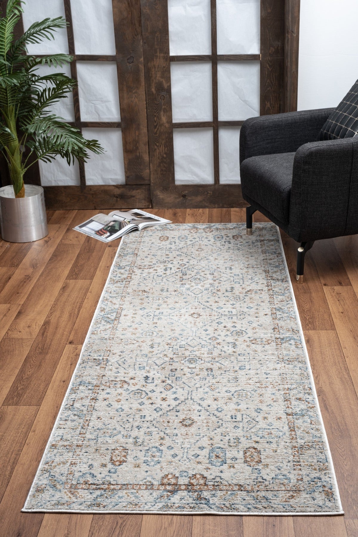 Noble GC_GEN7002 Ivory 2 Ft. X 3 Ft. Area Rug