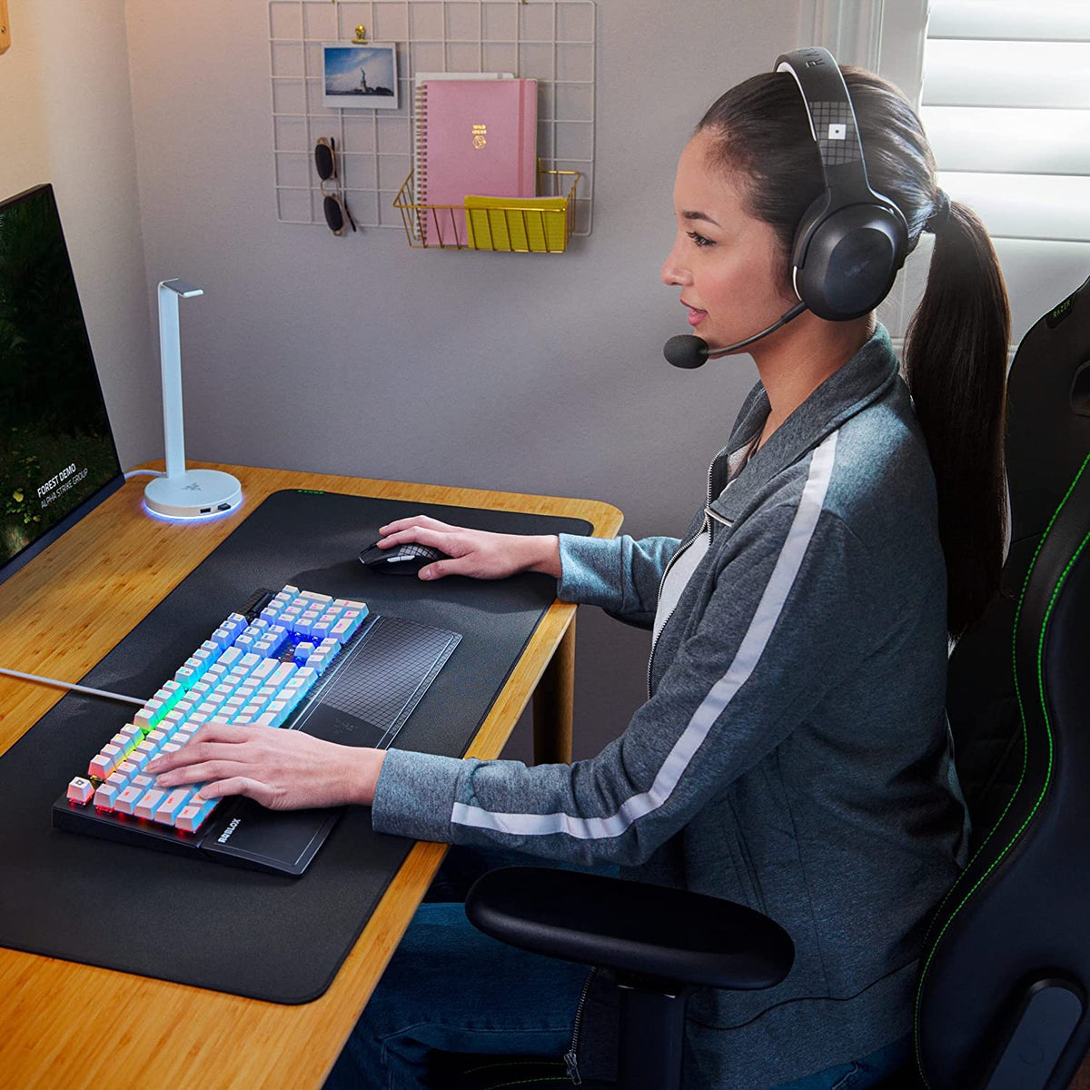Razer Barracuda X - Kabelloses Multiplattform-Headset für Gaming und Mobile Geräte (SmartSwitch Dual Wireless, Triforce 40mm, Mikrofon mit Nierencharakteristik, 50h Akku, USB-C) Schwarz