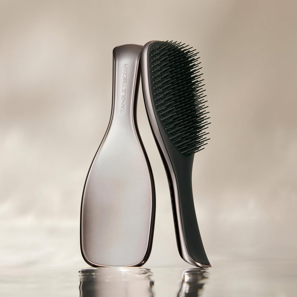 Tangle Teezer Ultimate Detangler Haarbürste – Nasses & Trockenes Haar – Entwirrungsbürste für Alle Haartypen – Zweistufige Borsten Reduzieren Haarbruch & Knoten – Champagner Gold mit Chrom-Finish