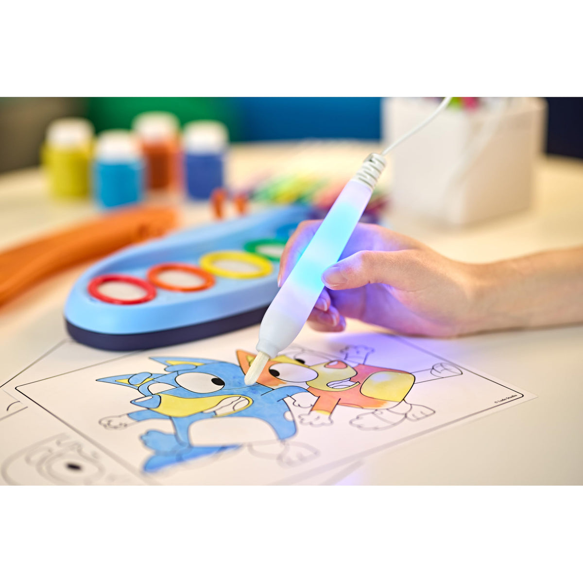 Crayola PAW Patrol Color Wonder Magic Light Brush – Mess Free Painting Kit for Kids with Lightup Brush, Gift for Toddlers, Preschool Art Activities, Ages 3+