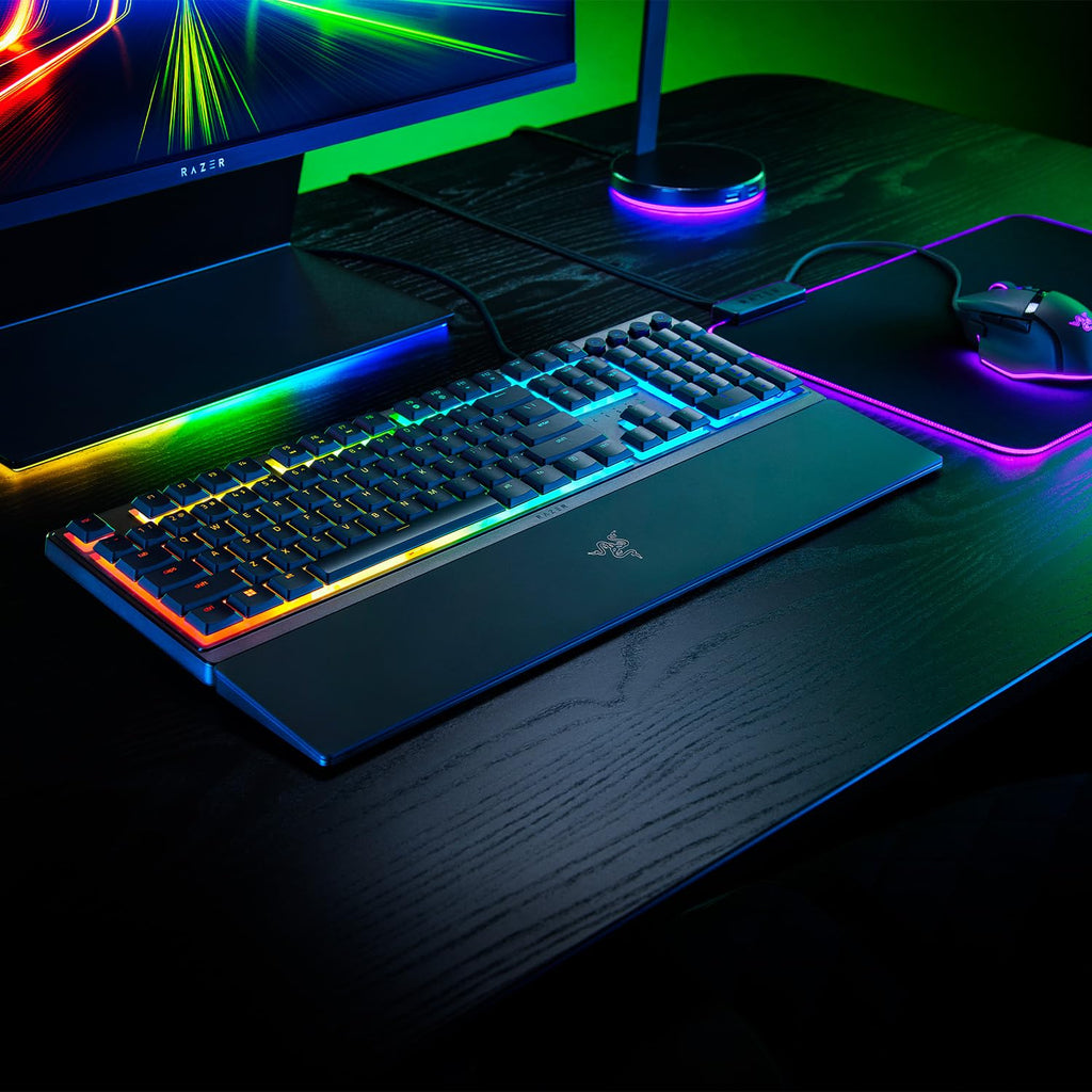 Razer Ornata V3 X - Flache Membran-Tastatur mit Chroma RGB (Lautlose Membran-Switches, Ergonomische Handballenauflage, Tastenkappen Anti-UV-Beschichtung) QWERTZ DE-Layout | Schwarz