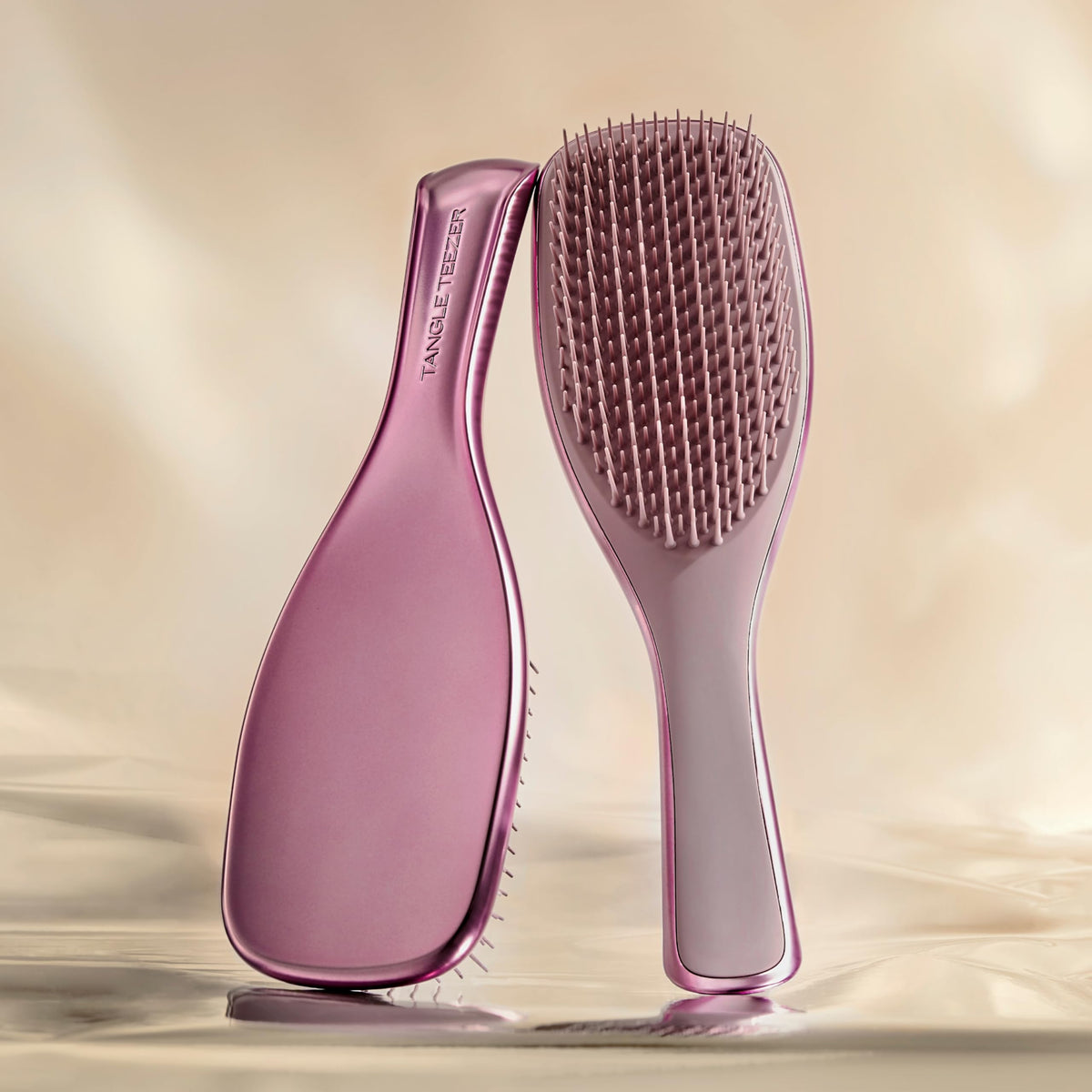 Tangle Teezer Ultimate Detangler Haarbürste – Nasses & Trockenes Haar – Entwirrungsbürste für Alle Haartypen – Zweistufige Borsten Reduzieren Haarbruch & Knoten – Champagner Gold mit Chrom-Finish