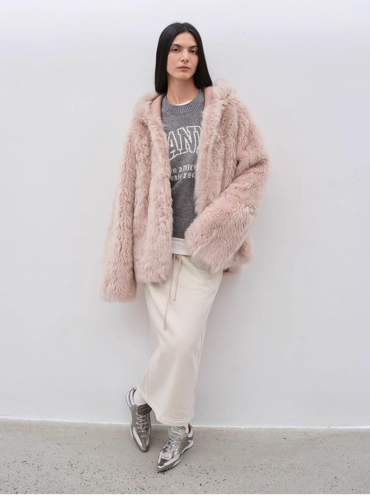 Abrigo de piel de oveja Toscana  rizado con capucha, silueta relajada "Winter Snow" para invierno
