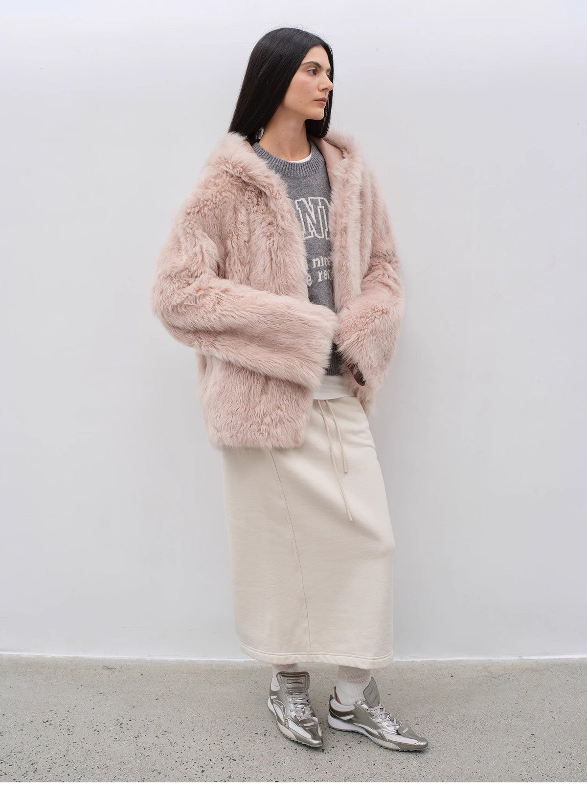 Abrigo de piel de oveja Toscana  rizado con capucha, silueta relajada "Winter Snow" para invierno