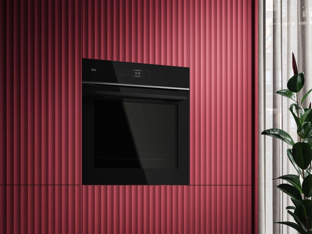 AEG Einbaubackofen, Serie 5 Ringheißluft: Gleichmäßige Garergebnisse auf 3 Ebenen, Pyrolyse Selbstreinigung, 45 Automatikprogramme, LED-Touchdisplay, Schnellaufheizung, Edelstahl, OU5PB40WSM