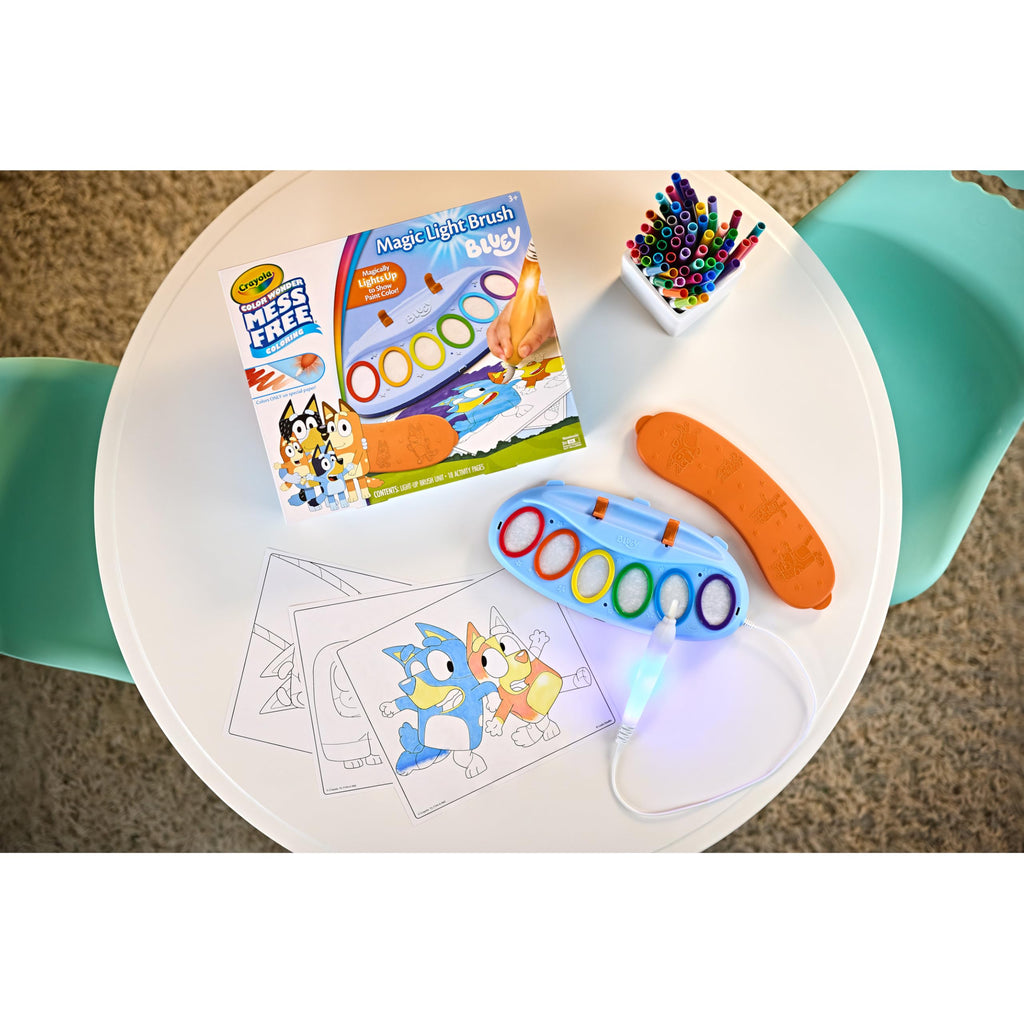 Crayola PAW Patrol Color Wonder Magic Light Brush – Mess Free Painting Kit for Kids with Lightup Brush, Gift for Toddlers, Preschool Art Activities, Ages 3+