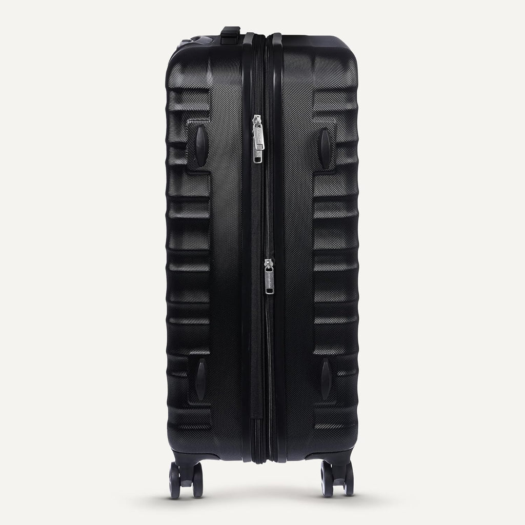 Amazon Basics 21" Hardside Carry-On Luggage with Spinner Wheels, Expandable for Up to 25% More Space, Scratch-Resistant Hard Shell, Telescoping Handle, Black