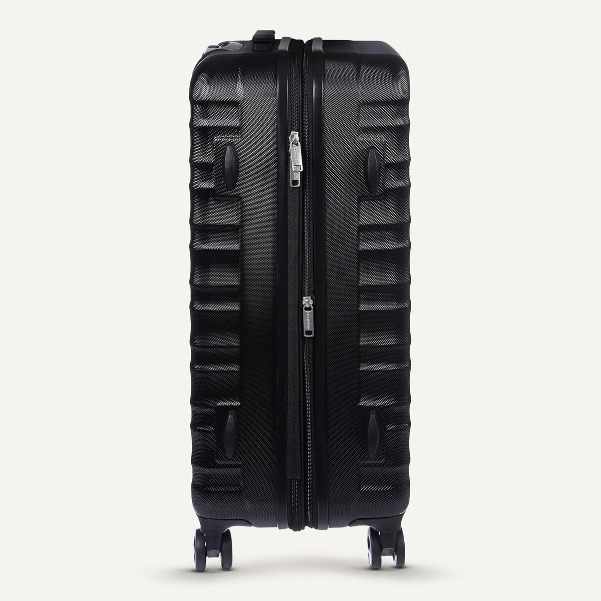 Amazon Basics 21" Hardside Carry-On Luggage with Spinner Wheels, Expandable for Up to 25% More Space, Scratch-Resistant Hard Shell, Telescoping Handle, Black