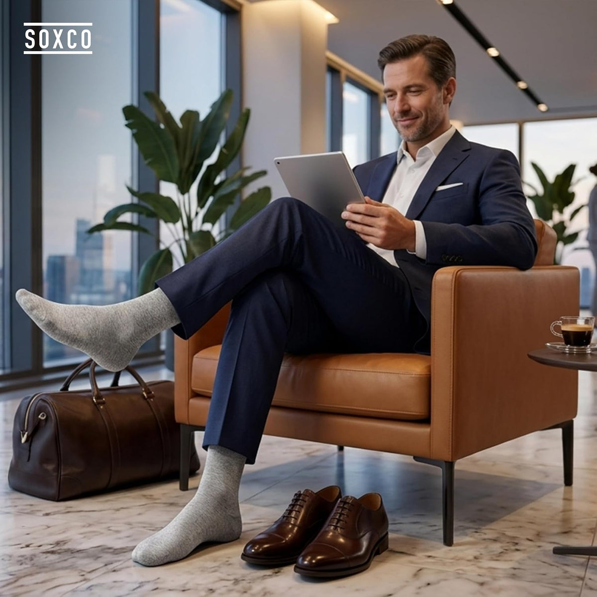 SOXCO Lot de 12 paires de chaussettes homme | Chaussettes habillées mi-mollet riches en coton | Tissu respirant idéales pour le travail et le quotidien | Noir, Blanc, Gris, Bleu Marine