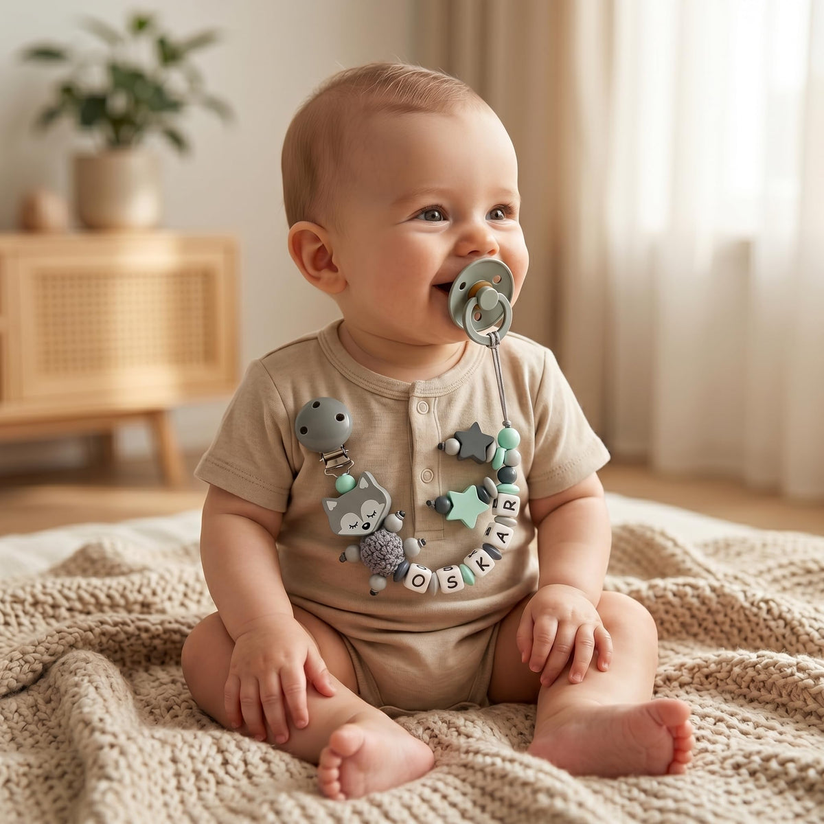 Schnullerband mit Namen für Mädchen & Jungen personalisierte Baby Geschenke (REH Herzchen)
