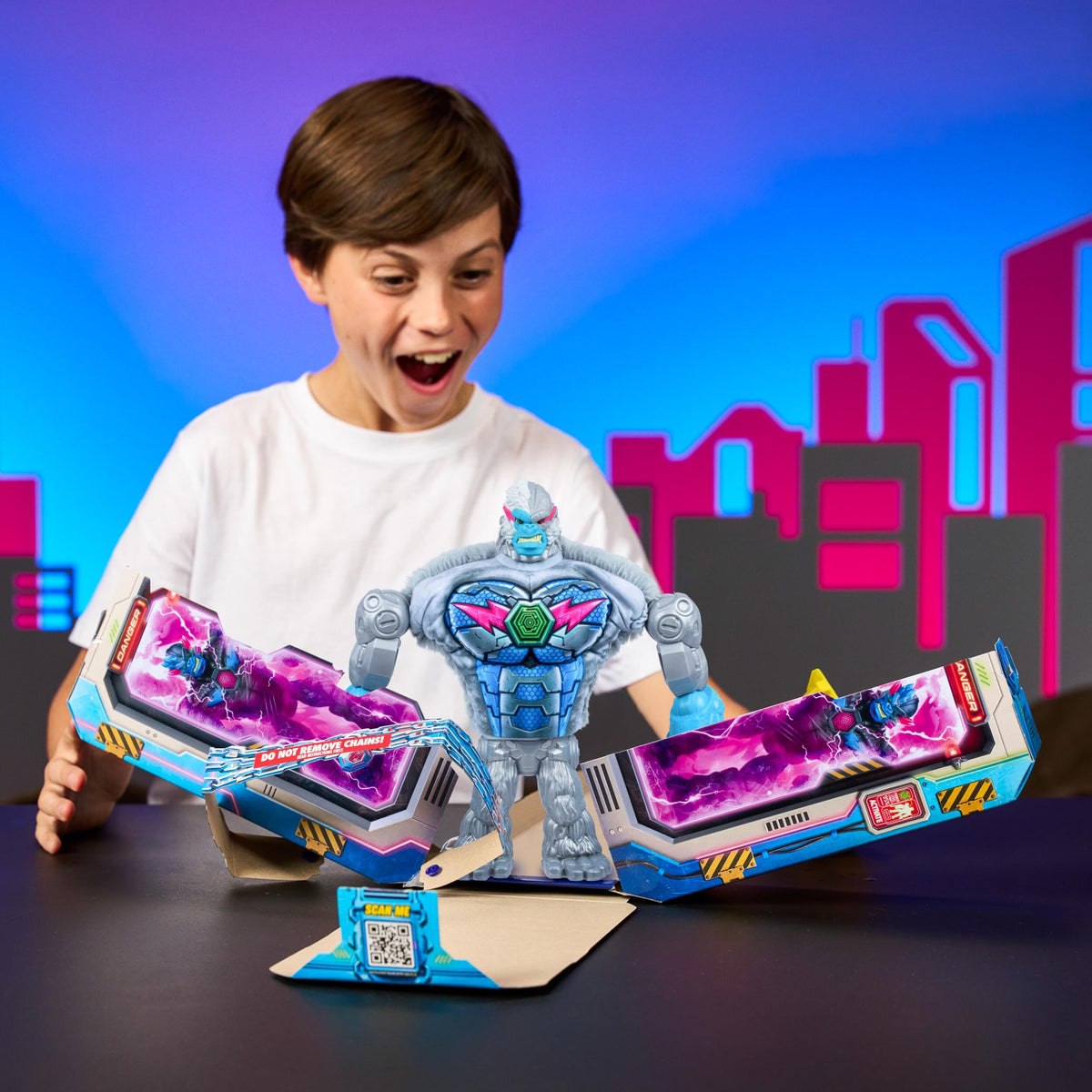 MRBEAST LAB MEGA-TECH Mutator Panthar, Action Figures