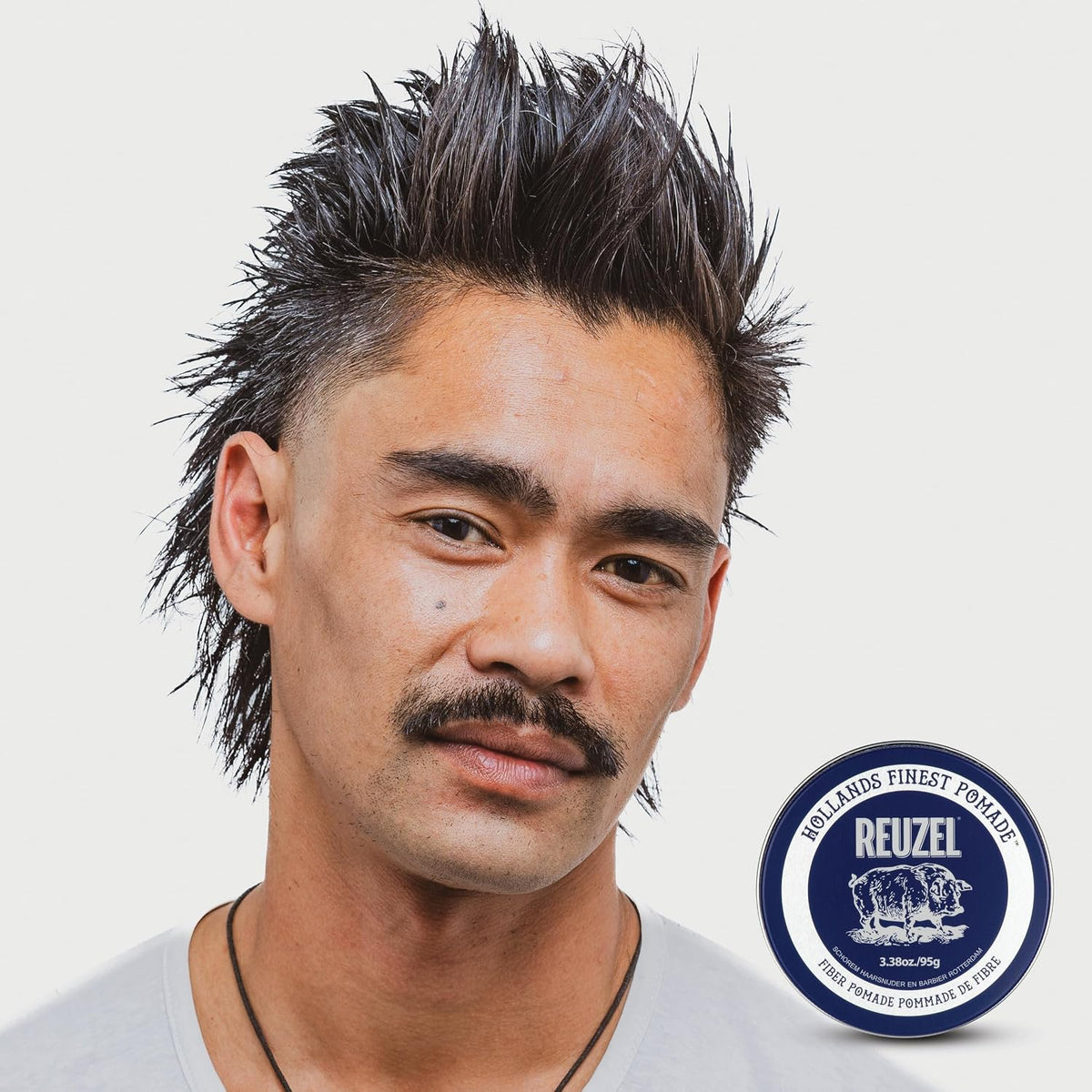Reuzel Faserpomade, geringer Glanz, fester Halt, texturiertes, volleres Aussehen, im Laufe des Tages leicht neu frisierbar, 3,38 oz/95 g