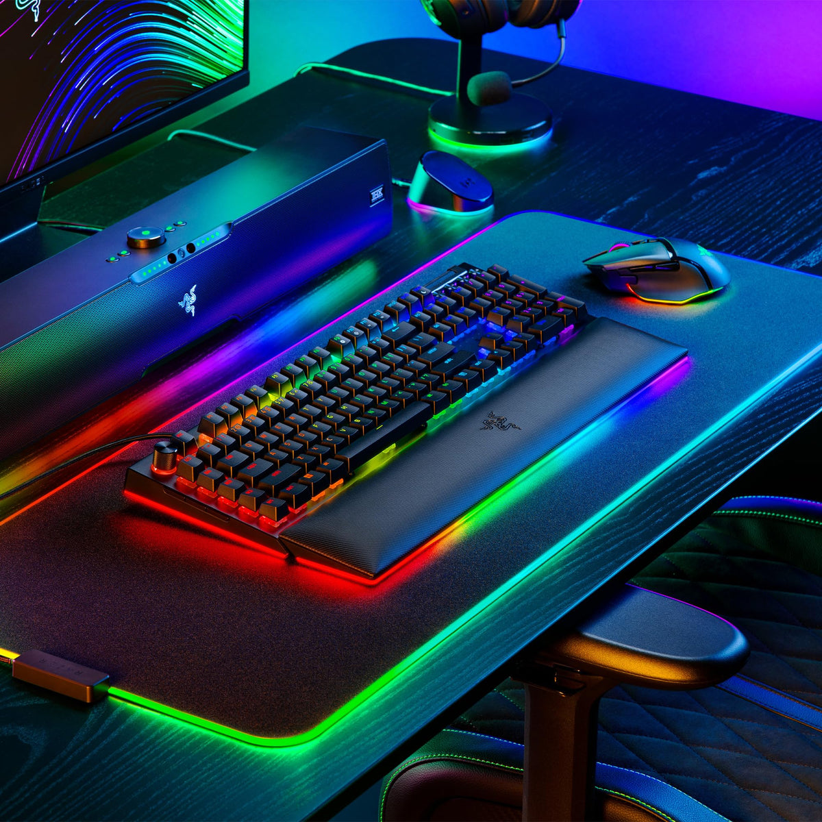 Razer BlackWidow V4 - Mechanische Gaming-Tastatur Chroma RGB (Mechanische Yellow Switches, 6 eigene Makro-Tasten, Doubleshot-ABS-Tastenkappen) QWERTZ DE-Layout | Schwarz