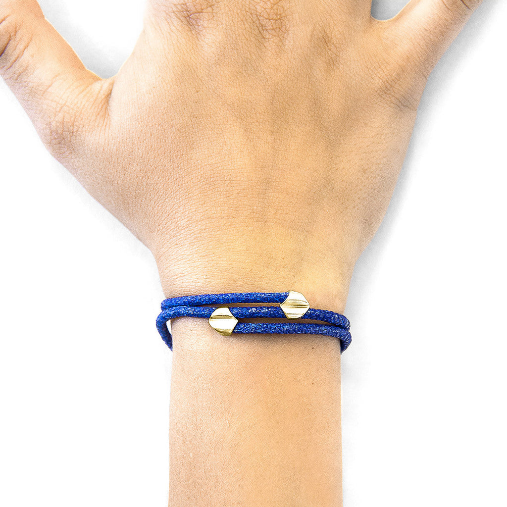 Pulsera Conway en oro amarillo de 9 quilates y piel de raya en color azul Azure