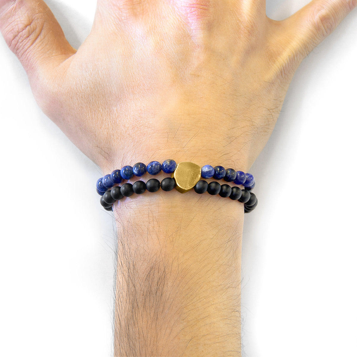Pulsera de sodalita azul Iguazú en oro amarillo de 9 quilates y piedra