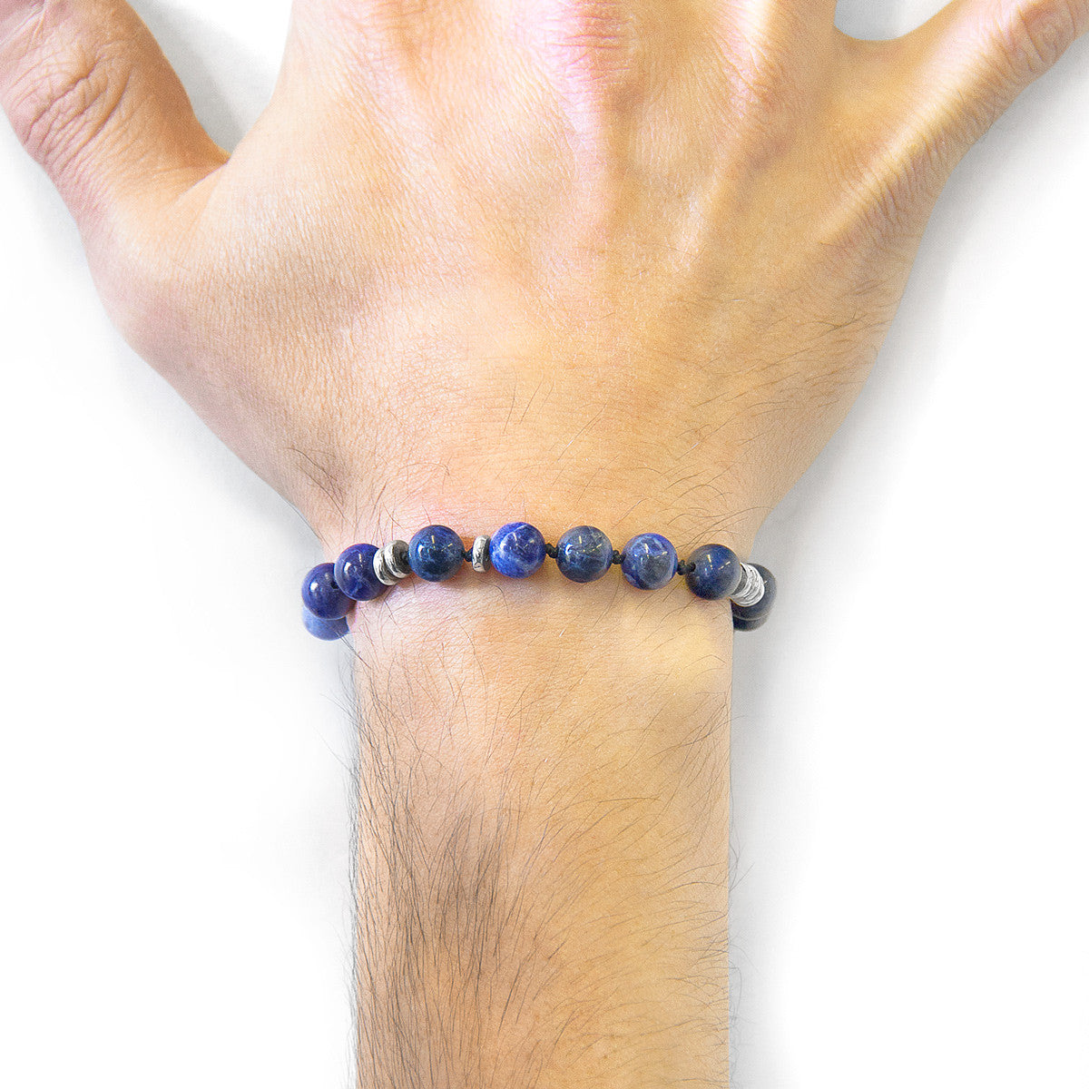 Pulsera de macramé con cuentas de piedra sodalita azul y plata Agaya