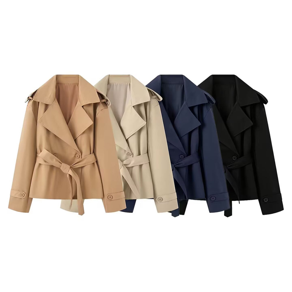 Double breasted jacket with waistband and suit collar