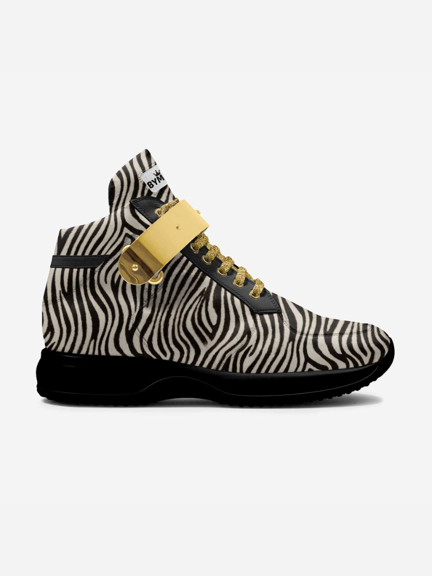 BYMANYC ® Elegancia en el Seaport de Nueva York: Zapatillas veganas con un toque vanguardista