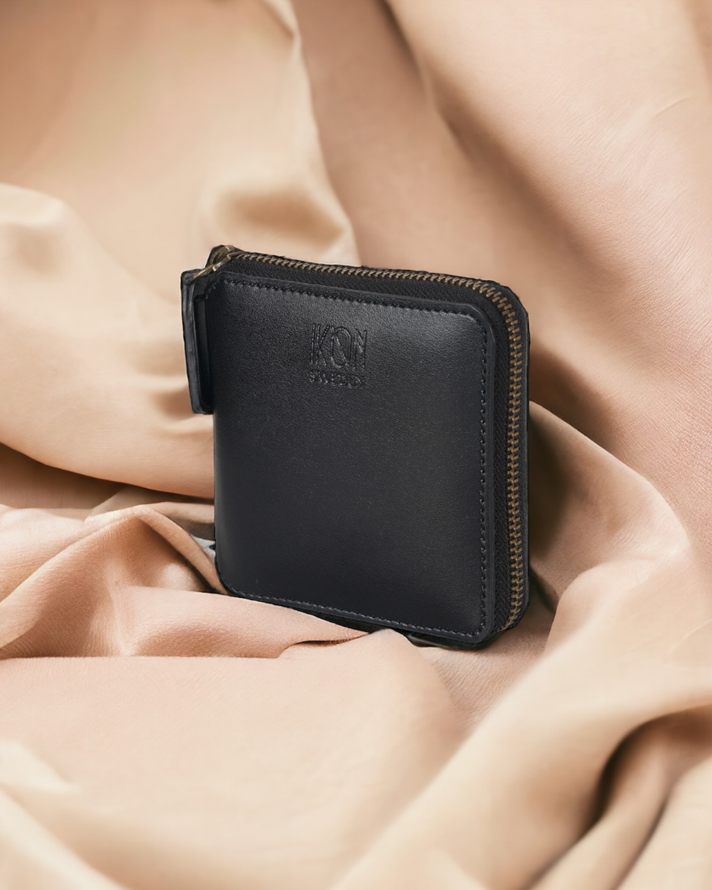 Kivik Small Zip Wallet | Apple Leather