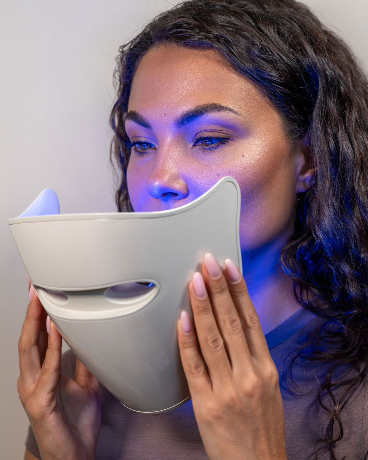 Blyss Helio: Máscara de terapia de fotones LED de grado profesional