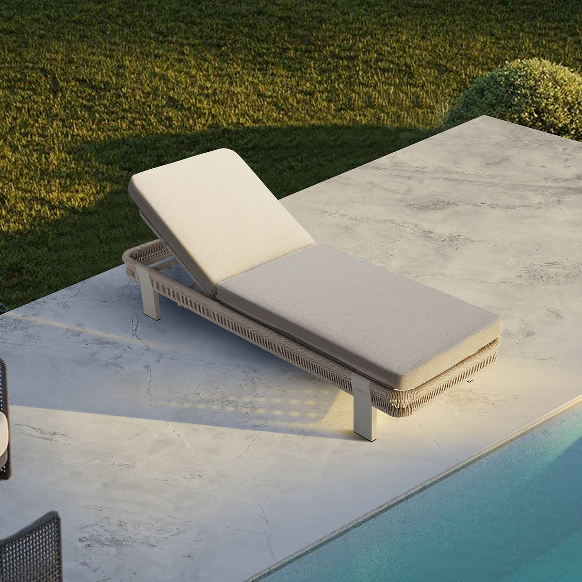 Tumbona de patio Borromeo con cojín beige
