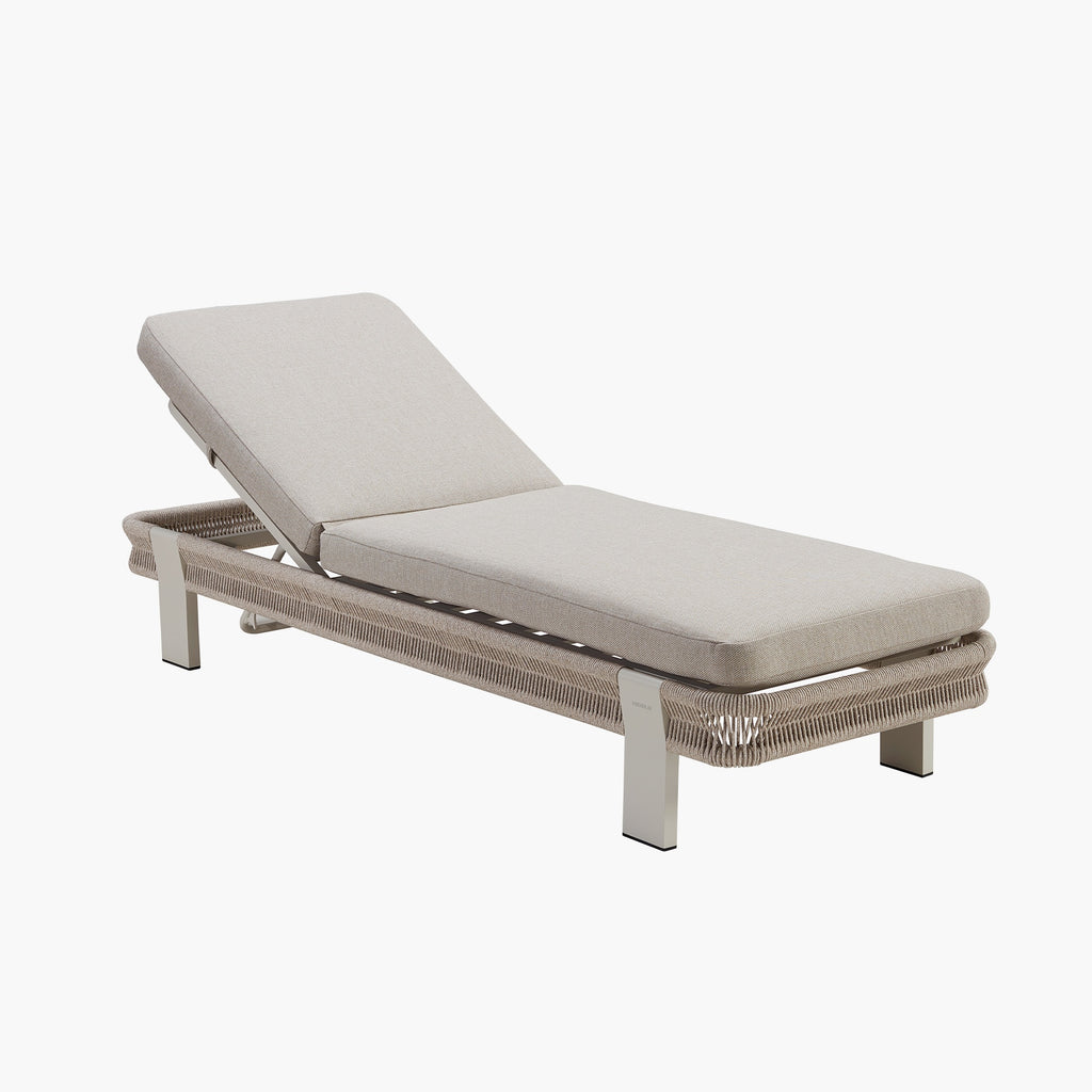 Tumbona de patio Borromeo con cojín beige