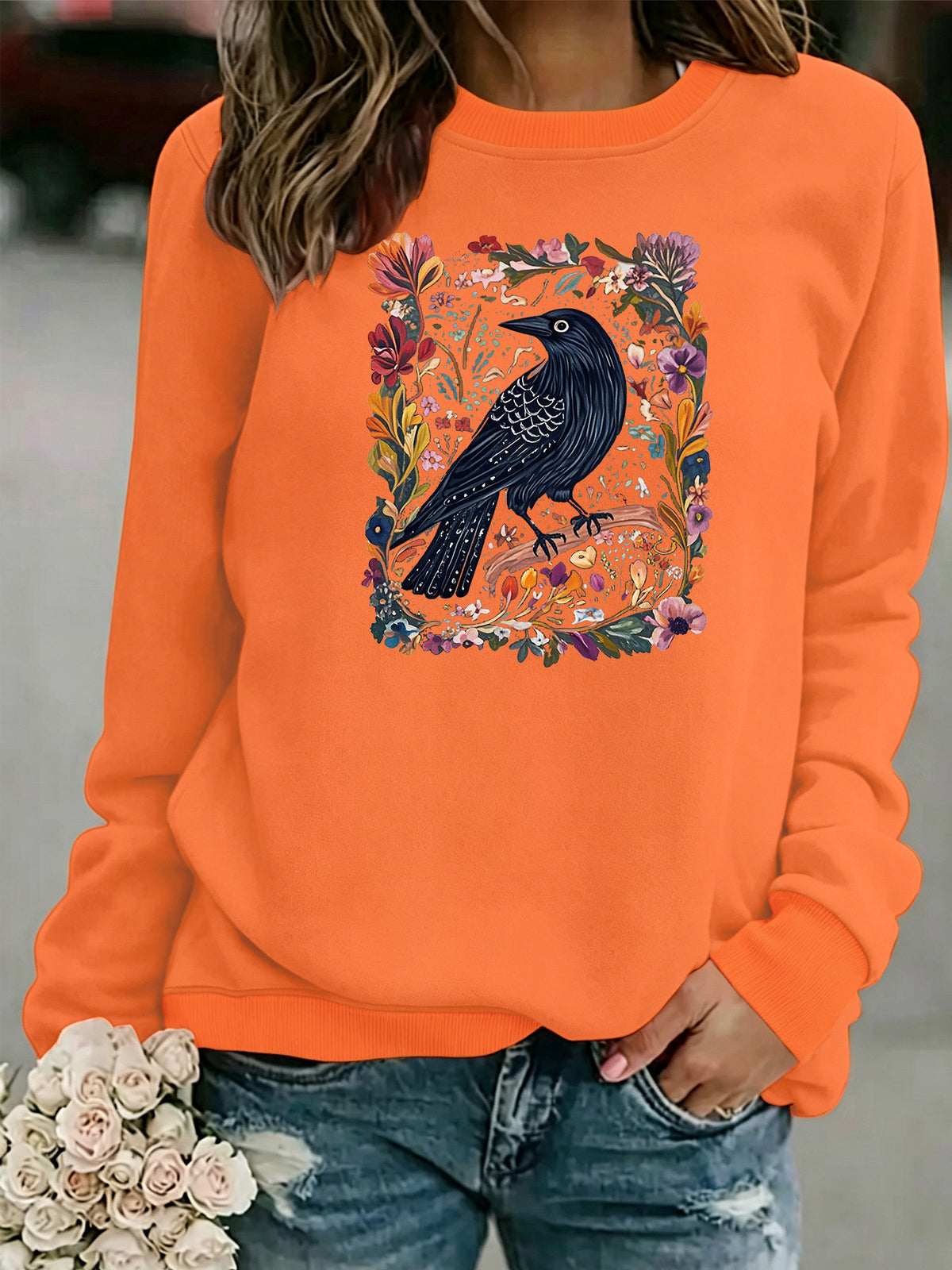 Sweat-shirt à capuche en molleton à col rond avec motif corbeau