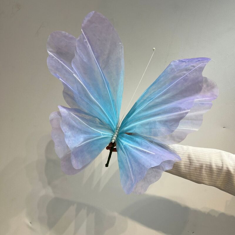 Grand papillon en satin – Décoration artificielle suspendue au plafond pour mariages, scènes, fêtes et centres de table événementiels