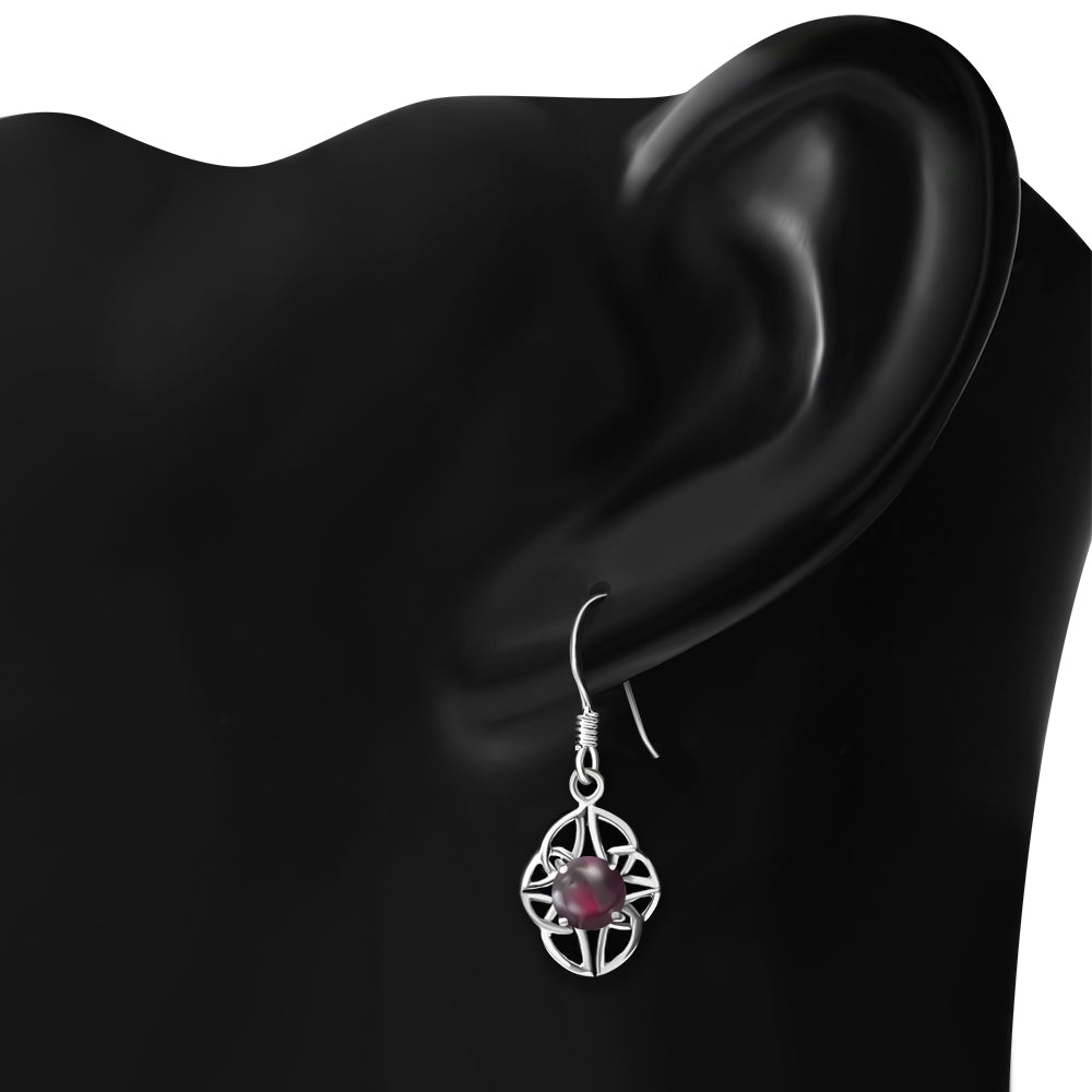 Pendientes de plata con nudo celta y piedra granate
