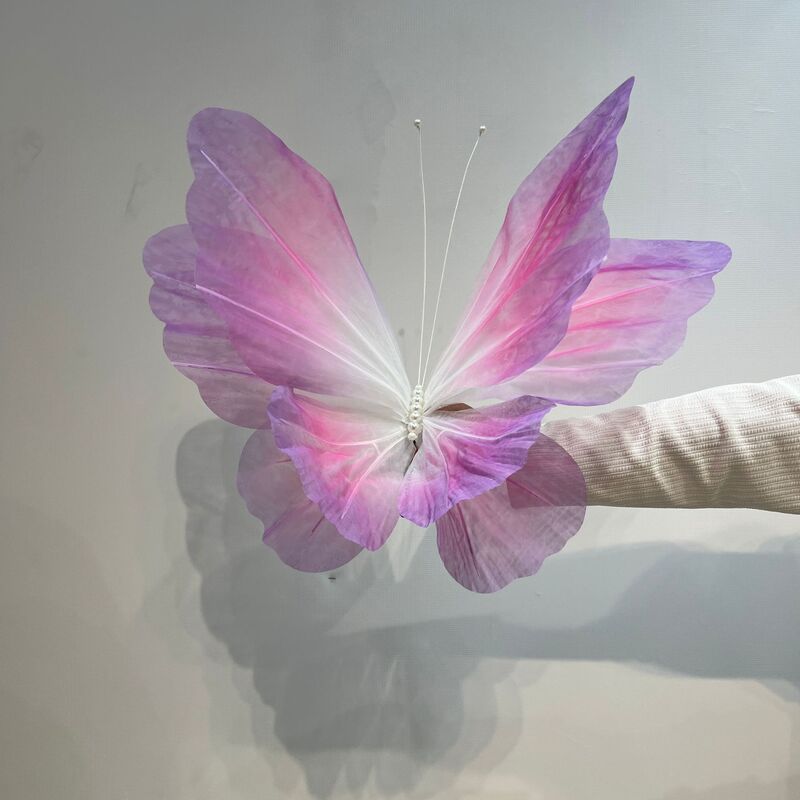 Grand papillon en satin – Décoration artificielle suspendue au plafond pour mariages, scènes, fêtes et centres de table événementiels